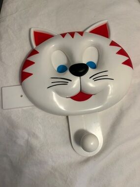 Vintage Cat Face Hook Happy Animal wall hanger kids towel hook 1980s 80s retro